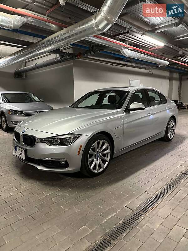 Седан BMW 3 Series 2016 в Дніпрі