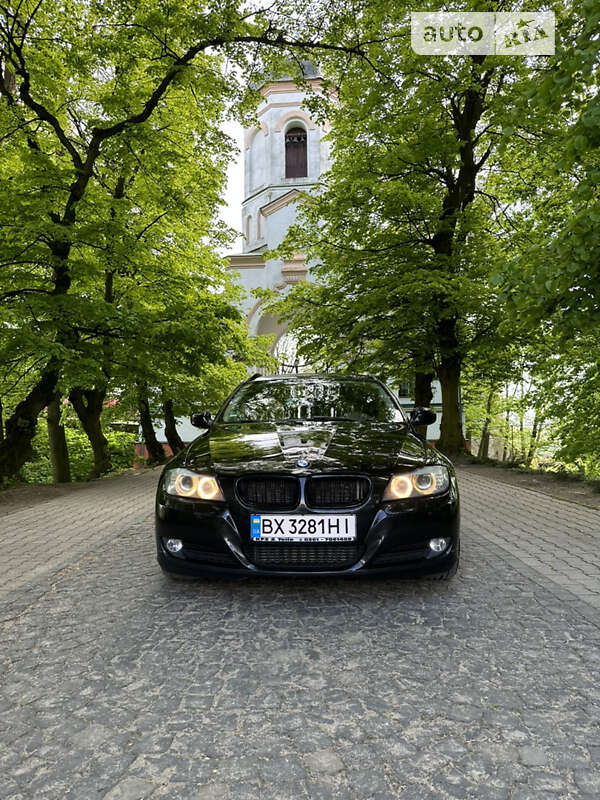 Универсал BMW 3 Series 2011 в Нетешине