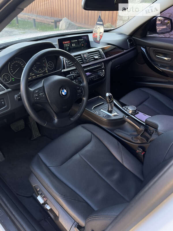 Седан BMW 3 Series 2016 в Полтаве