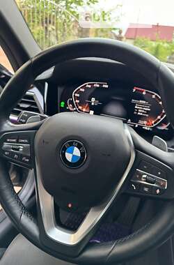 Седан BMW 3 Series 2021 в Стрию