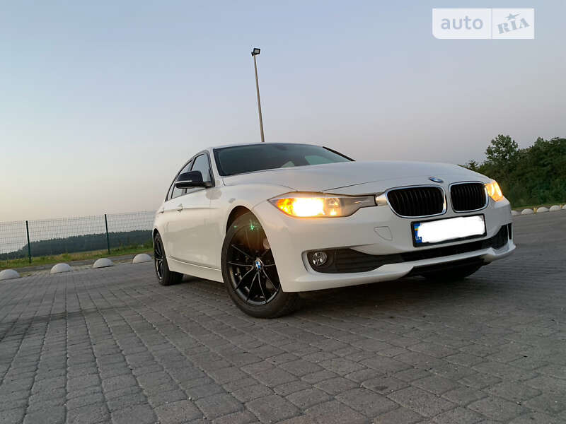 Седан BMW 3 Series 2014 в Радивилове
