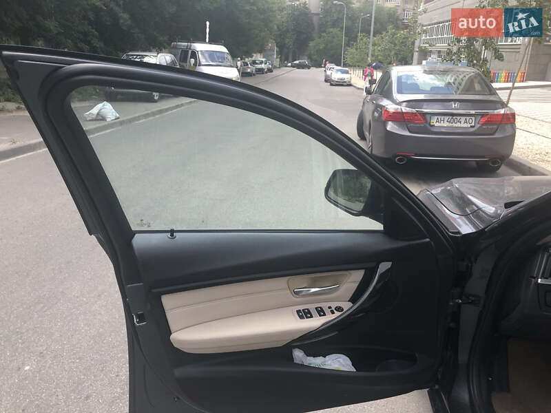 Седан BMW 3 Series 2014 в Львове