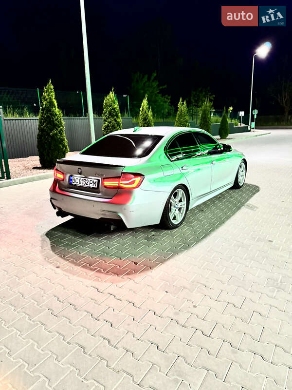 Седан BMW 3 Series 2016 в Львові