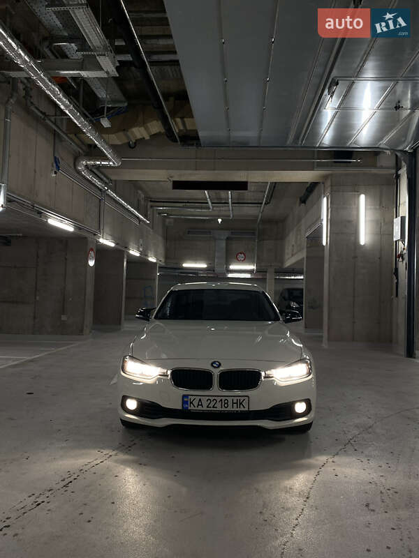 Седан BMW 3 Series 2017 в Києві