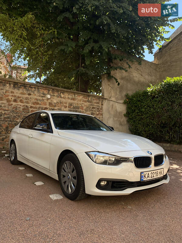 Седан BMW 3 Series 2017 в Києві