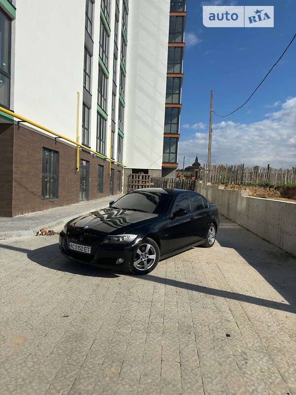 Седан BMW 3 Series 2011 в Сокалі