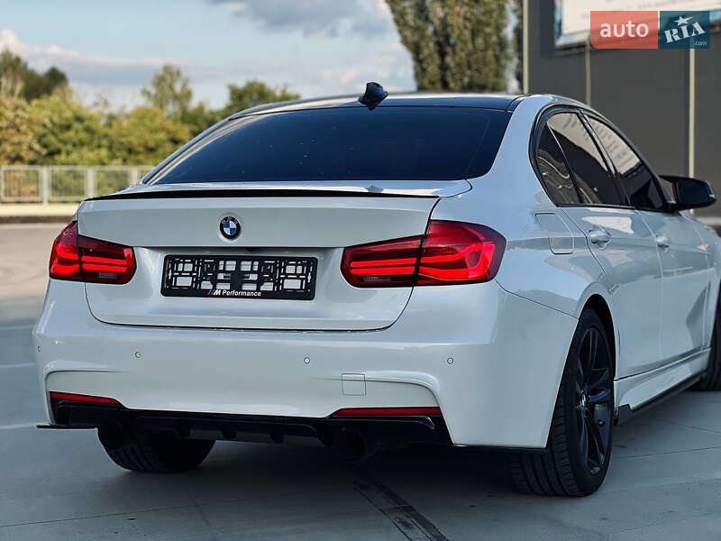 Седан BMW 3 Series 2015 в Киеве