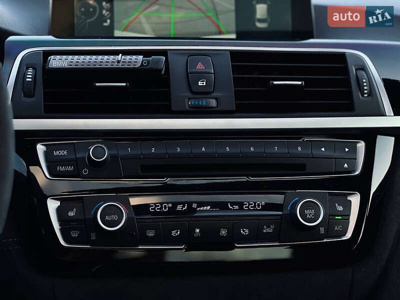 Седан BMW 3 Series 2015 в Киеве