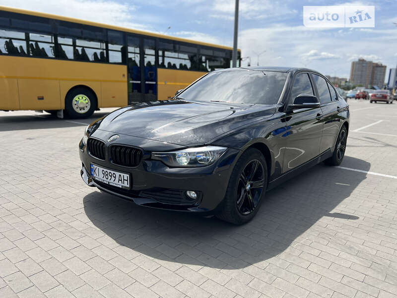 Седан BMW 3 Series 2015 в Белой Церкви