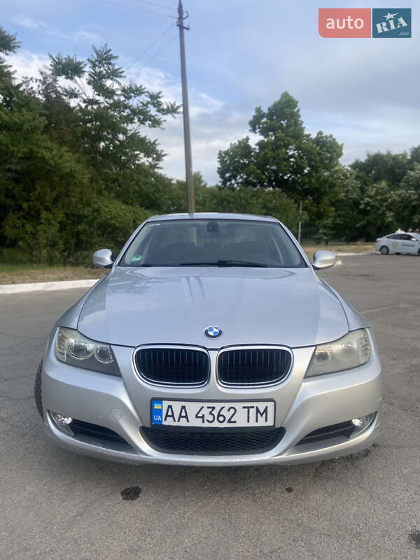 Седан BMW 3 Series 2010 в Киеве