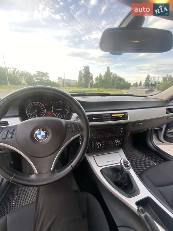 Седан BMW 3 Series 2010 в Киеве