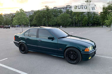 Седан BMW 3 Series 1996 в Киеве