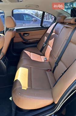 Седан BMW 3 Series 2011 в 