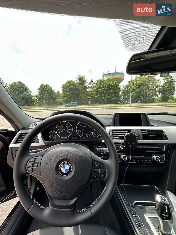 Седан BMW 3 Series 2016 в Ровно