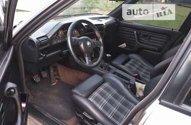 Седан BMW 3 Series 1988 в Ніжині