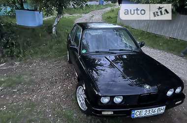 Седан BMW 3 Series 1986 в Чернівцях