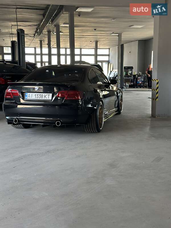 Купе BMW 3 Series 2009 в Києві