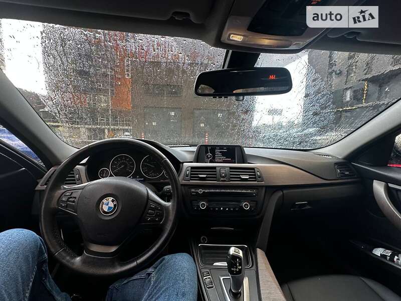 Седан BMW 3 Series 2013 в Львове