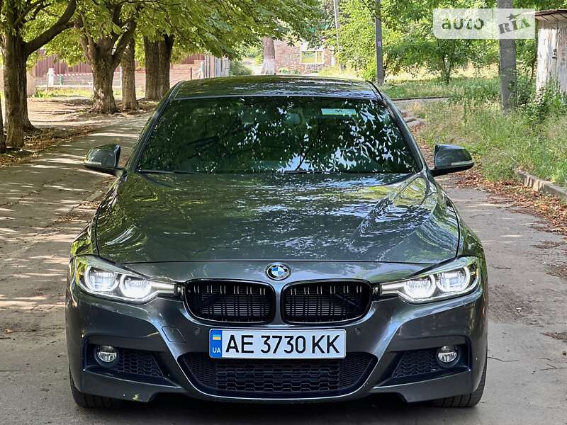 Седан BMW 3 Series 2016 в Кривому Розі