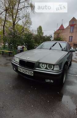 Універсал BMW 3 Series 1998 в Києві