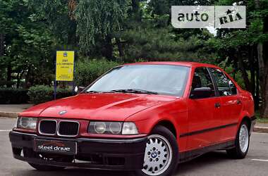 Седан BMW 3 Series 1992 в Николаеве