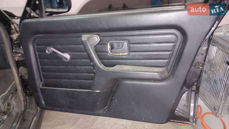 Седан BMW 3 Series 1988 в Болехові