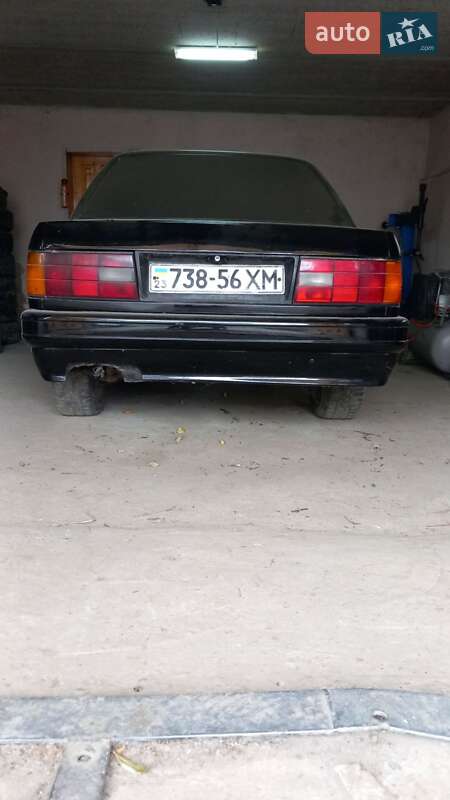 Седан BMW 3 Series 1988 в Болехові