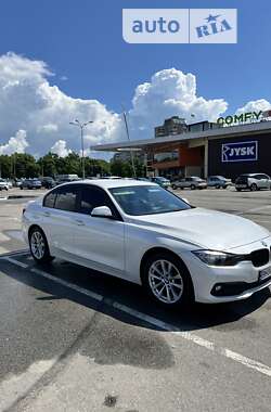 Седан BMW 3 Series 2016 в Сумах