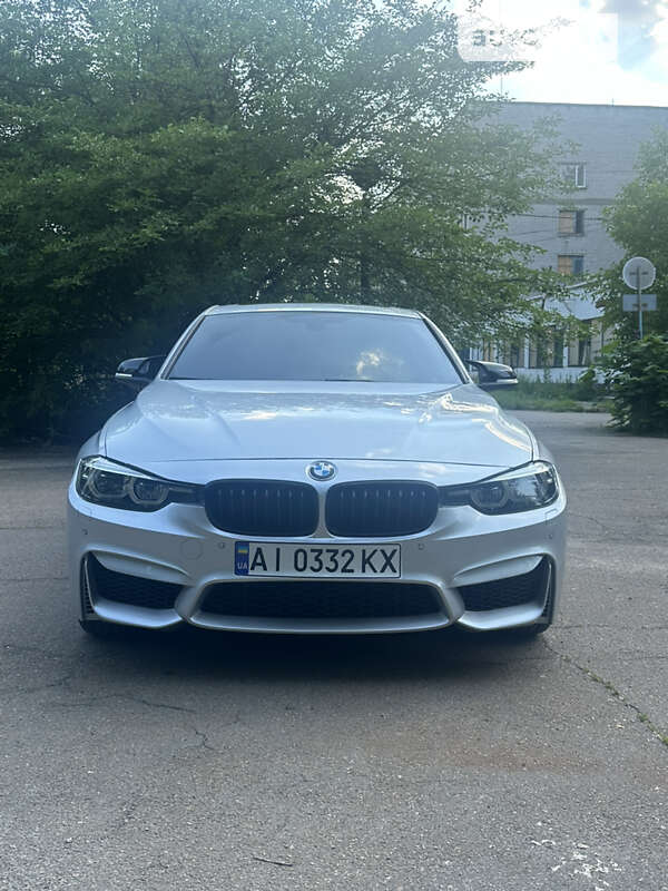 Седан BMW 3 Series 2018 в Киеве