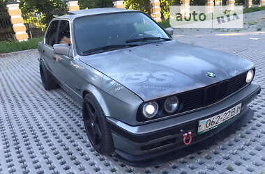 Седан BMW 3 Series 1988 в Тульчині