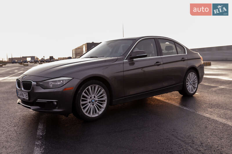 Седан BMW 3 Series 2013 в Львові