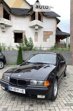 Седан BMW 3 Series 1995 в Рівному