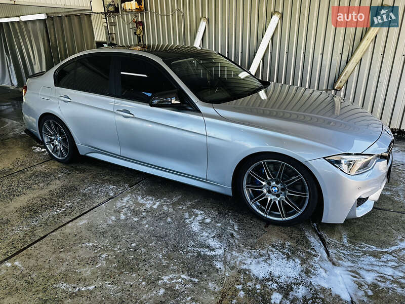 Седан BMW 3 Series 2016 в Киеве