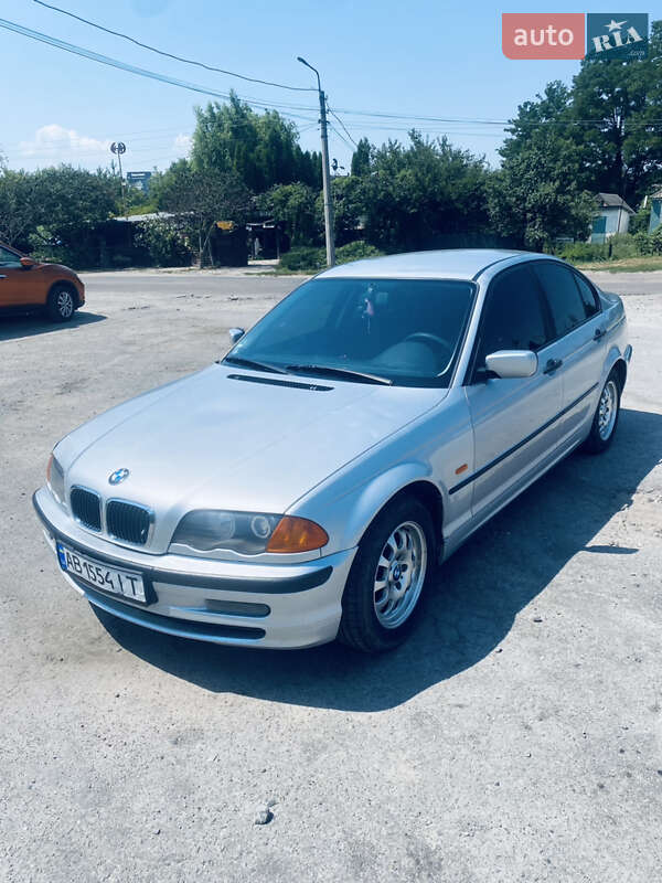 Седан BMW 3 Series 1999 в Переяславе