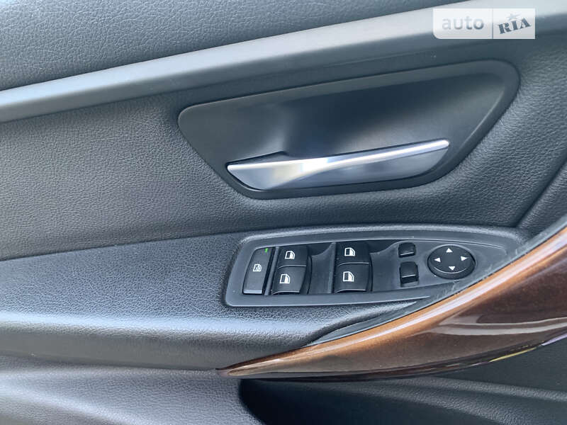 Седан BMW 3 Series 2014 в Миколаєві