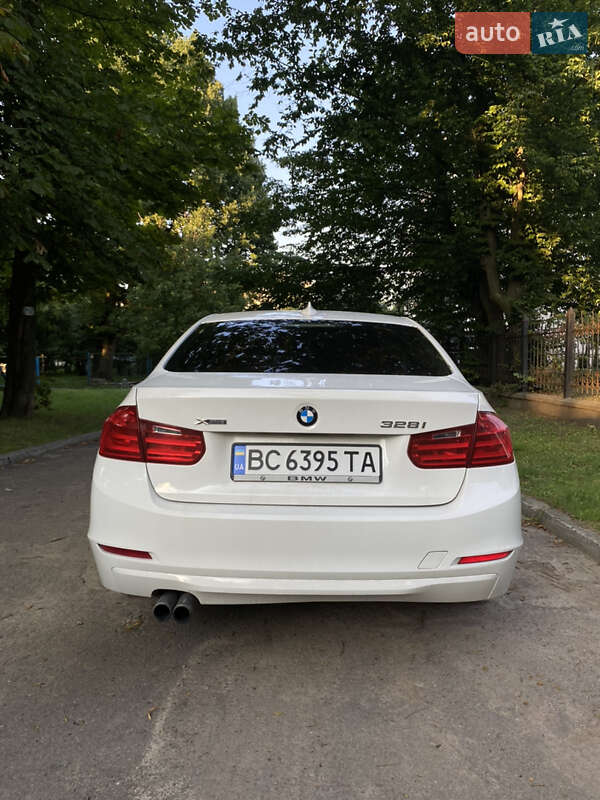 Седан BMW 3 Series 2012 в Львове