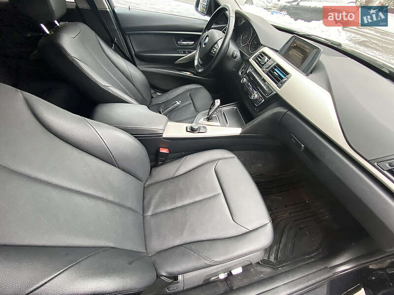 Седан BMW 3 Series 2016 в Киеве