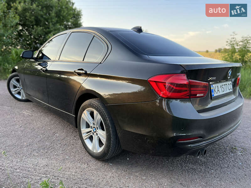 Седан BMW 3 Series 2015 в Киеве