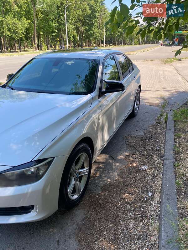 Седан BMW 3 Series 2014 в Днепре