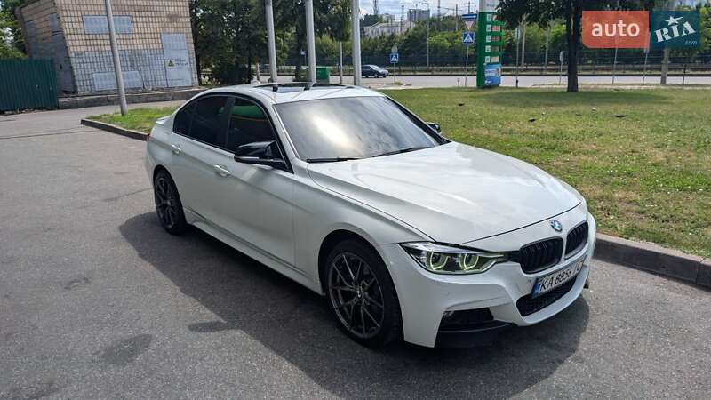 Седан BMW 3 Series 2016 в Киеве