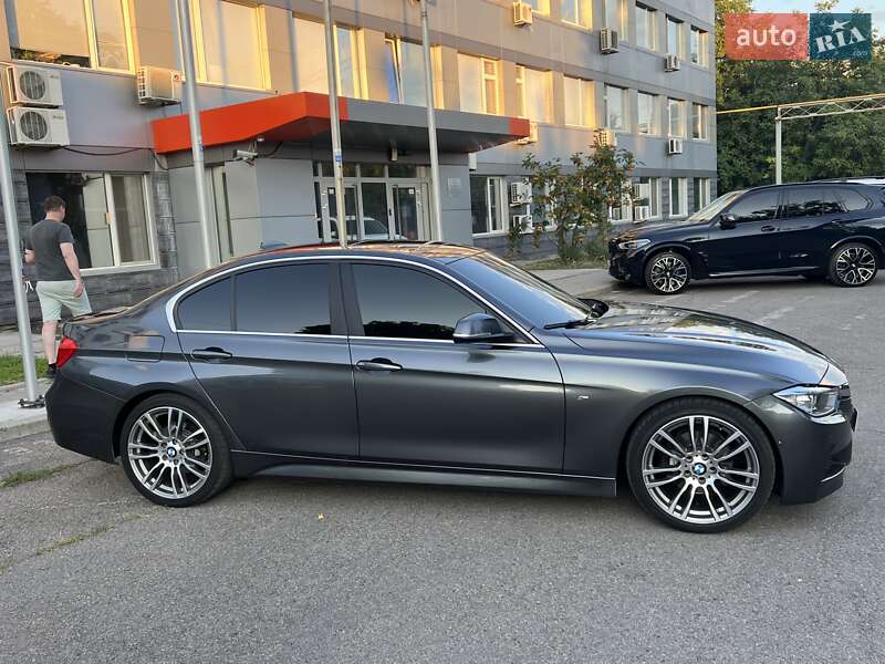 Седан BMW 3 Series 2014 в Дніпрі
