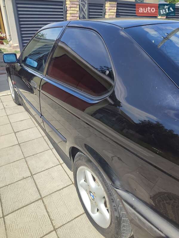Седан BMW 3 Series 1994 в Панютине