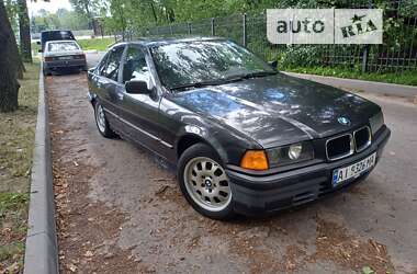 Седан BMW 3 Series 1993 в Киеве