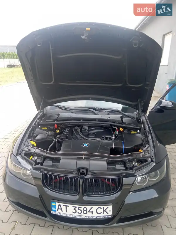 BMW 3 Series 2005 VIN WBAVA71000KR39578 фото оголошення 63 з 151