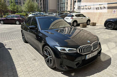 Седан BMW 3 Series 2022 в Дніпрі