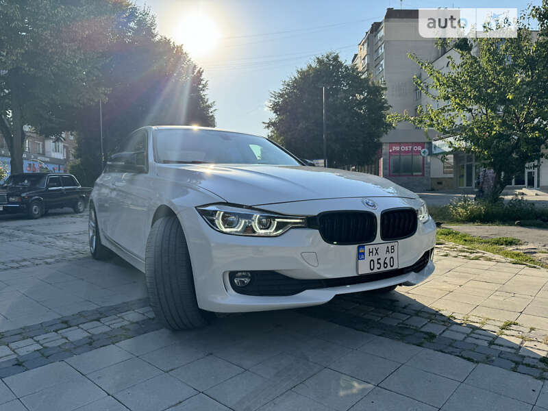 Седан BMW 3 Series 2013 в 