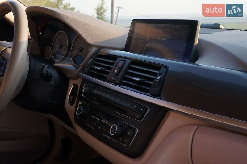 Седан BMW 3 Series 2012 в Черновцах