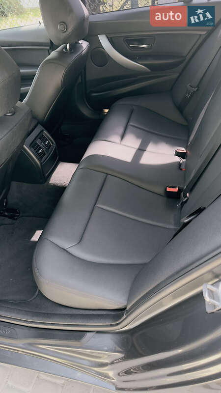 Седан BMW 3 Series 2014 в Львове