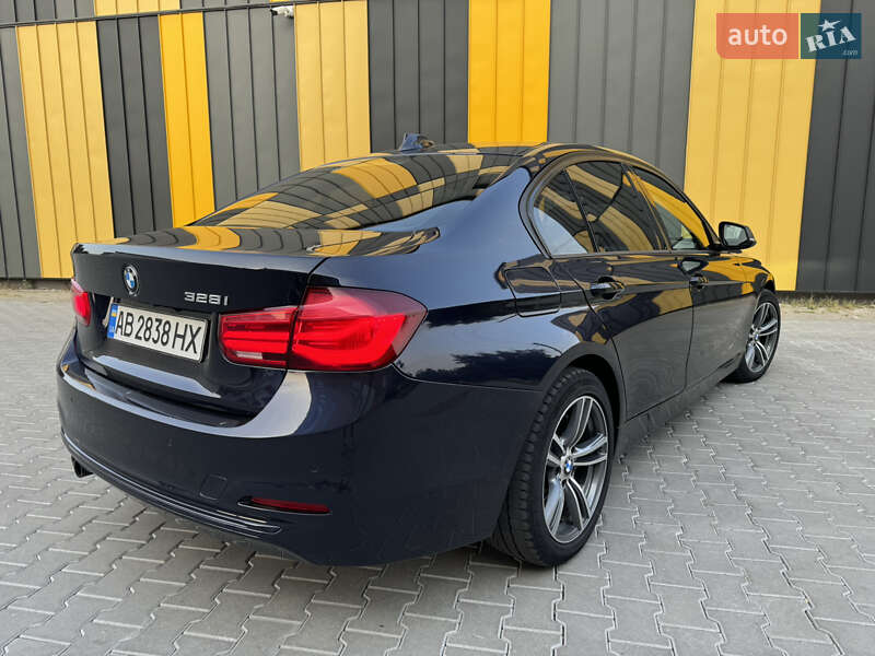 Седан BMW 3 Series 2016 в Киеве