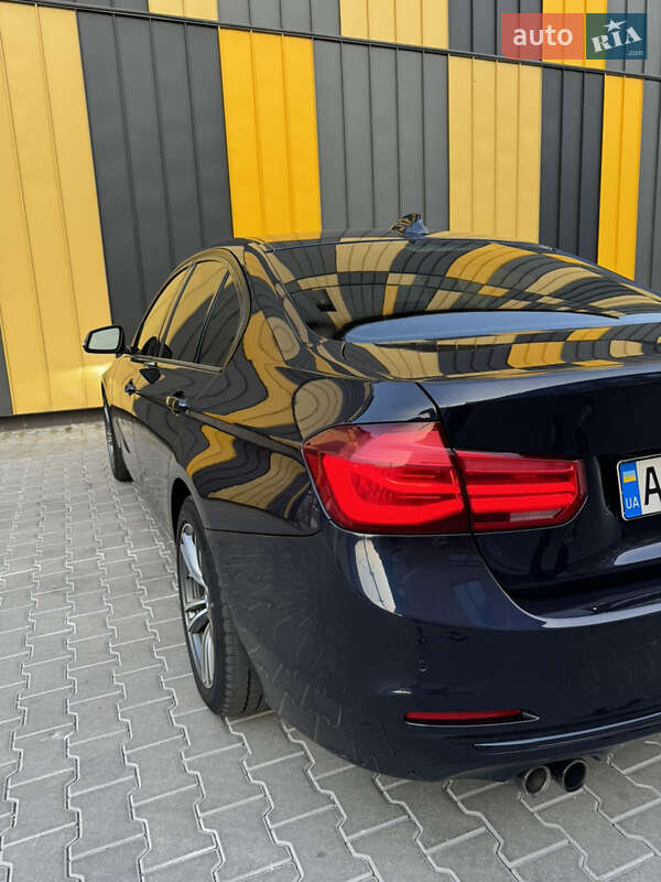 Седан BMW 3 Series 2016 в Киеве